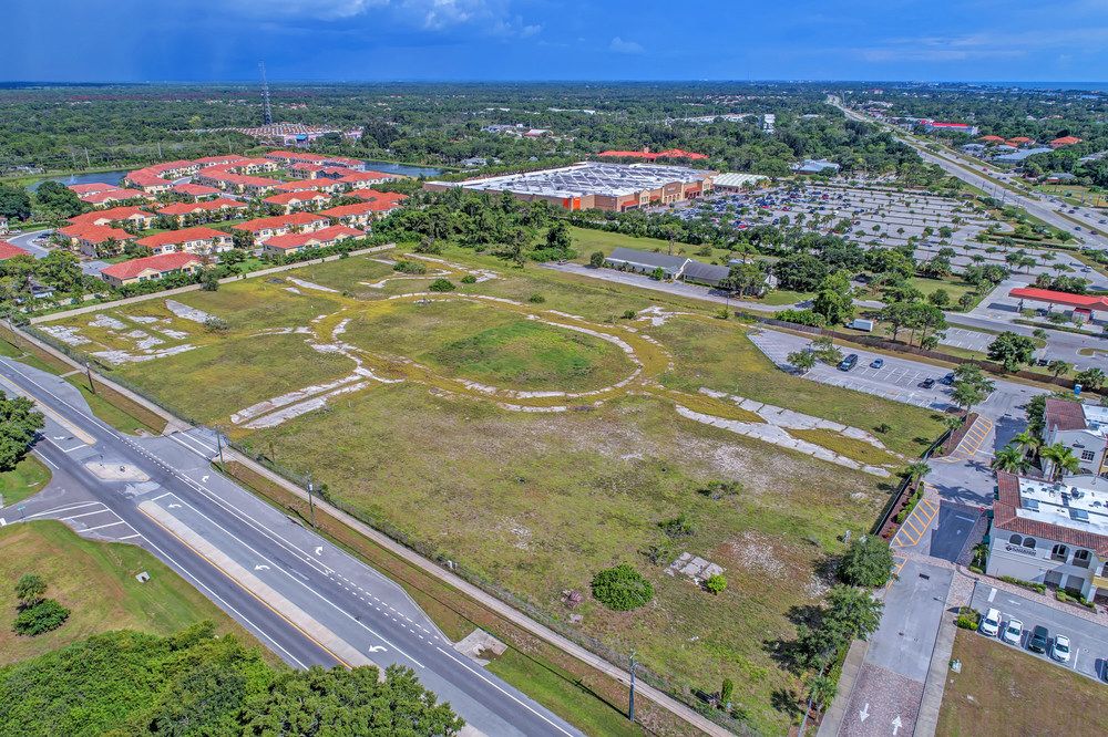 MULTI-FAMILY SITE IN OSPREY, FL: 174 E. Bay St., Osprey, FL 34229